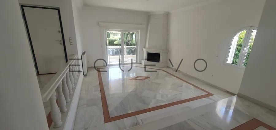 (For Sale) Residential Floor Apartment || Athens South/Glyfada - 141 Sq.m, 2 Bedrooms, 650.000€ 