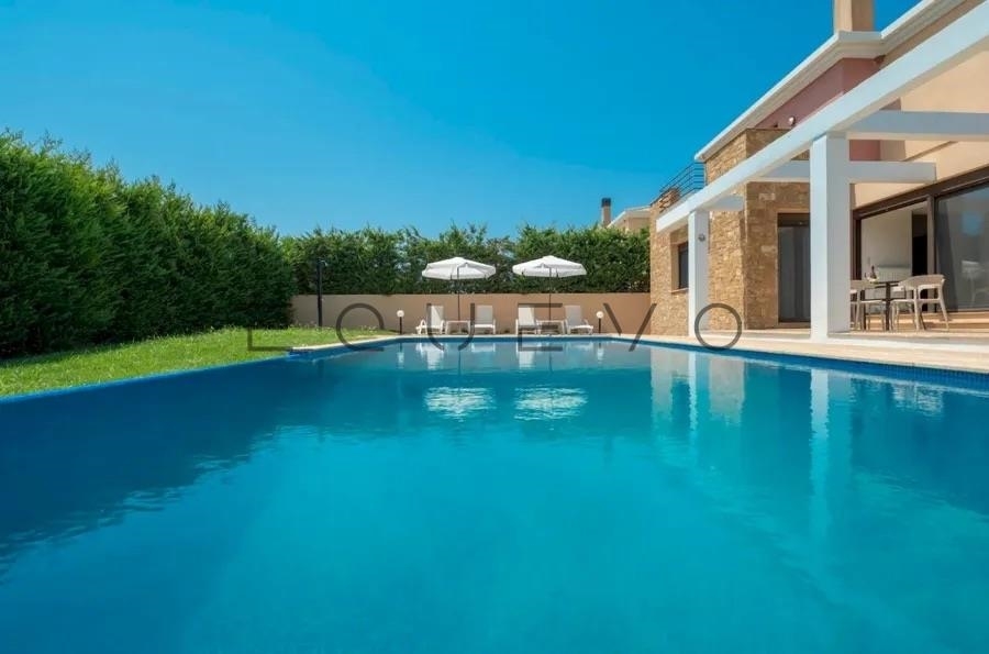 (For Rent) Residential Villa || Athens South/Glyfada - 215 Sq.m, 4 Bedrooms, 2.199€ 